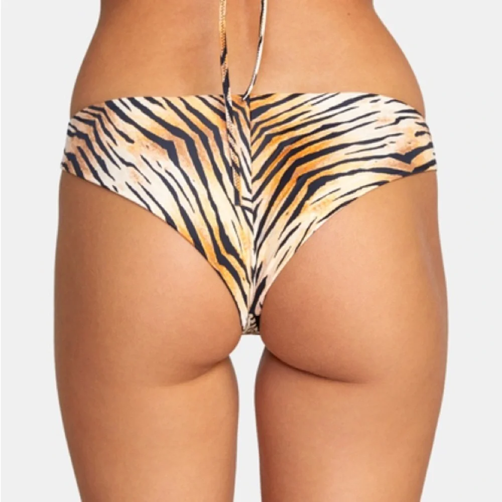 ☀️BILLABONG☀️ SOL SEARCHER CECI TR TIGHER CHEEKY BIKINI SET
